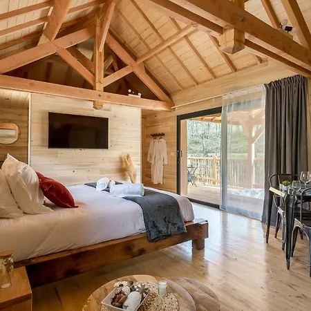 Les Suspendues Jaktstuga *