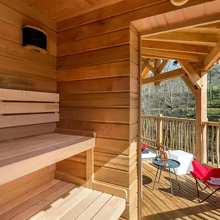 Jaktstuga Les Suspendues *