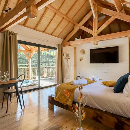 Les Suspendues Jaktstuga *